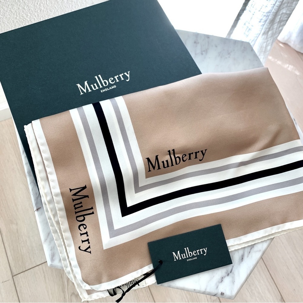 [🌟 PRICE FIRM] Mulberry Maple Tan Logo Border Organic Square Silk Scarf 70cm